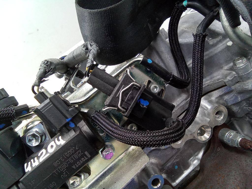 электромагнитный клапан Toyota Verso 1 поколение 2010, 2.0 л., дизель, МКПП, 25860-0R010 - фото №1