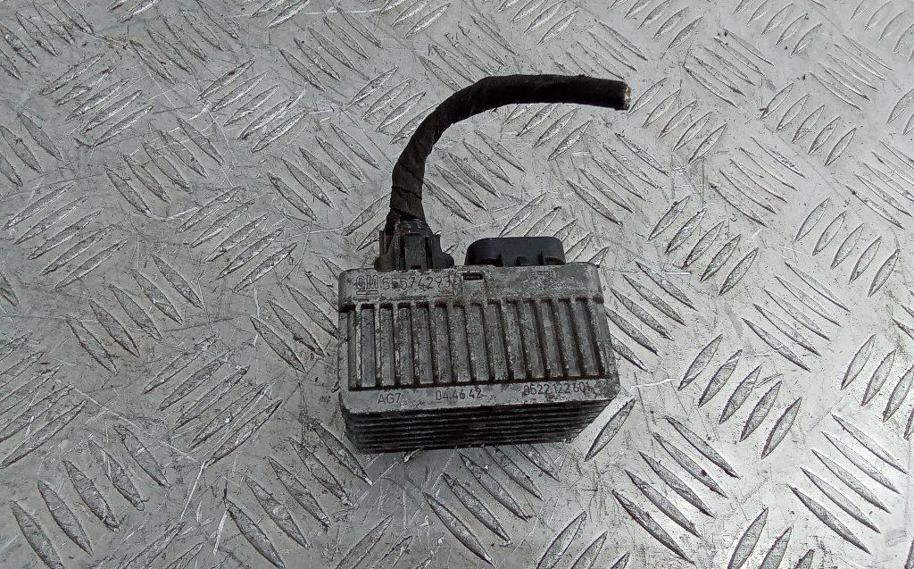 реле накала свечей Opel Insignia 1 поколение (A) 2010, 2.0 л., дизель, МКПП, 55574293 - фото №1