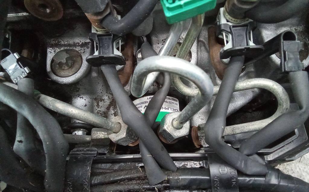 топливная рампа Renault Clio 3 поколение 2006, 1.5 л., дизель, МКПП, 8200379933 - фото №1