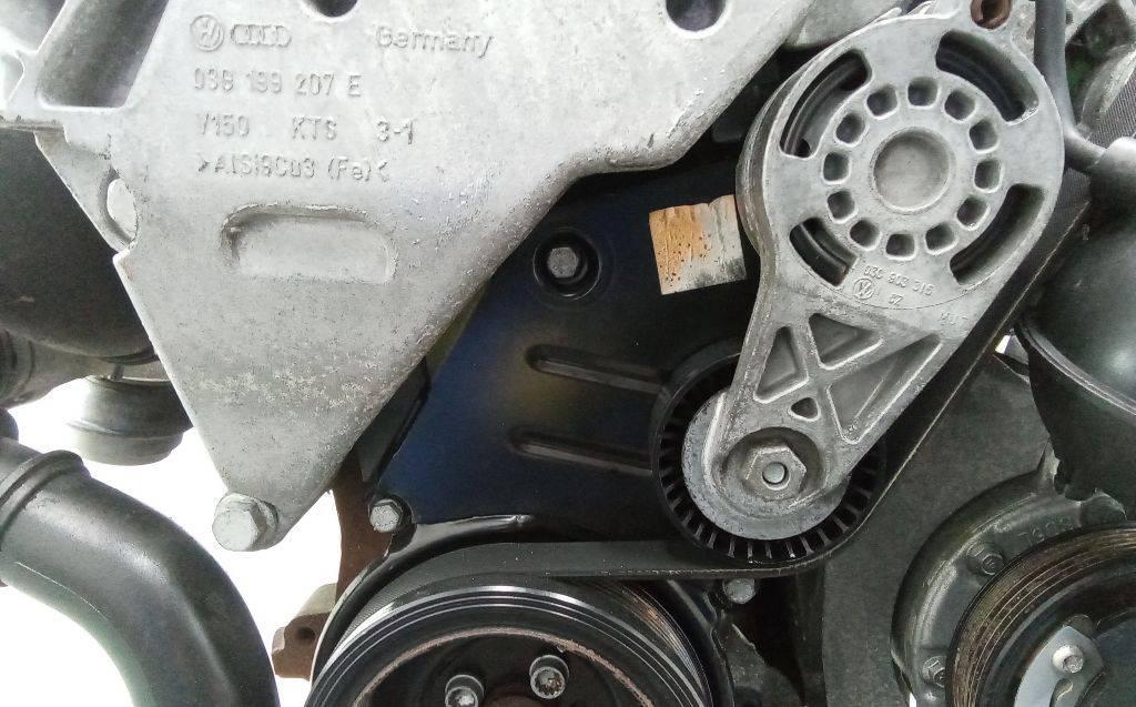 защита (кожух) ремня ГРМ Volkswagen Golf 5 поколение 2007, 2.0 л., дизель, АКПП - фото №1