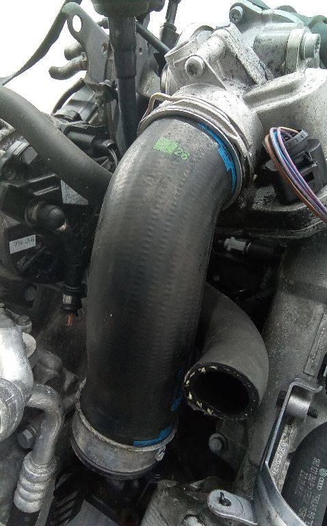 патрубок интеркулера Volkswagen Golf 5 поколение 2007, 2.0 л., дизель, АКПП, 1K0145838 - фото №1