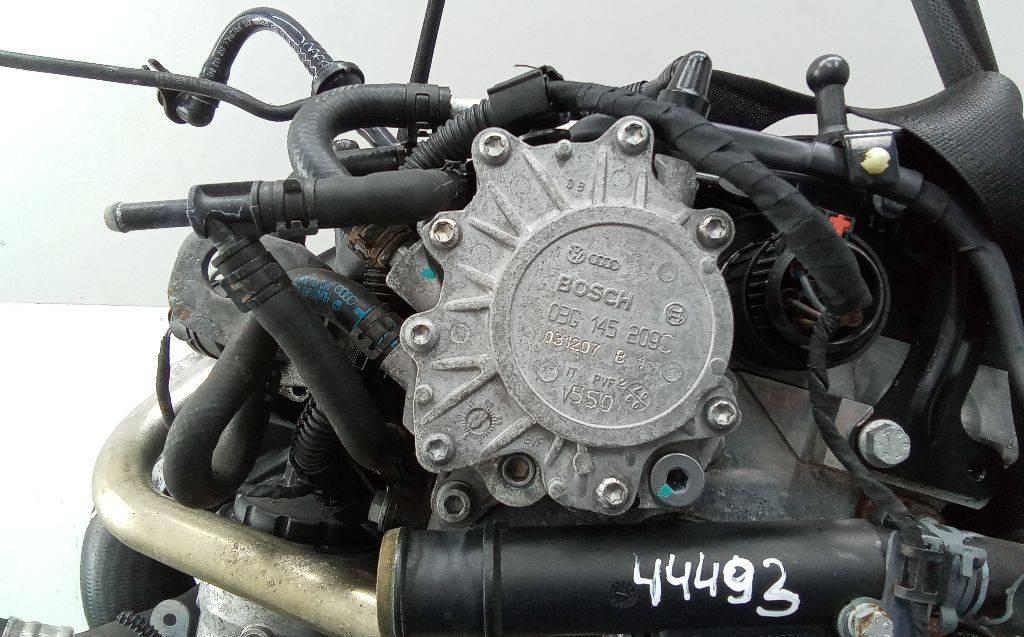 насос вакуумный Volkswagen Golf 5 поколение 2007, 2.0 л., дизель, АКПП, 03G145209 - фото №1