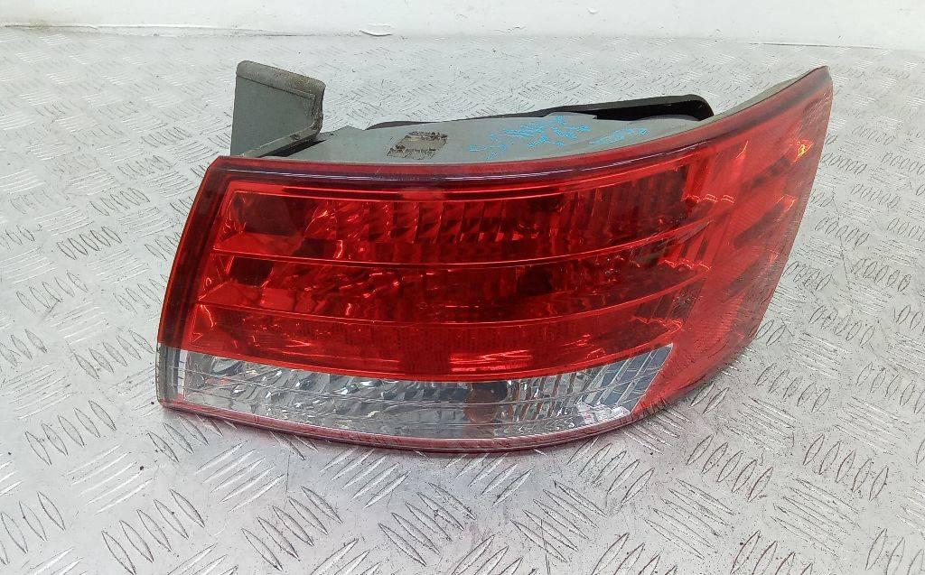 фонарь задний правый Hyundai Sonata YF 2009 - фото №1
