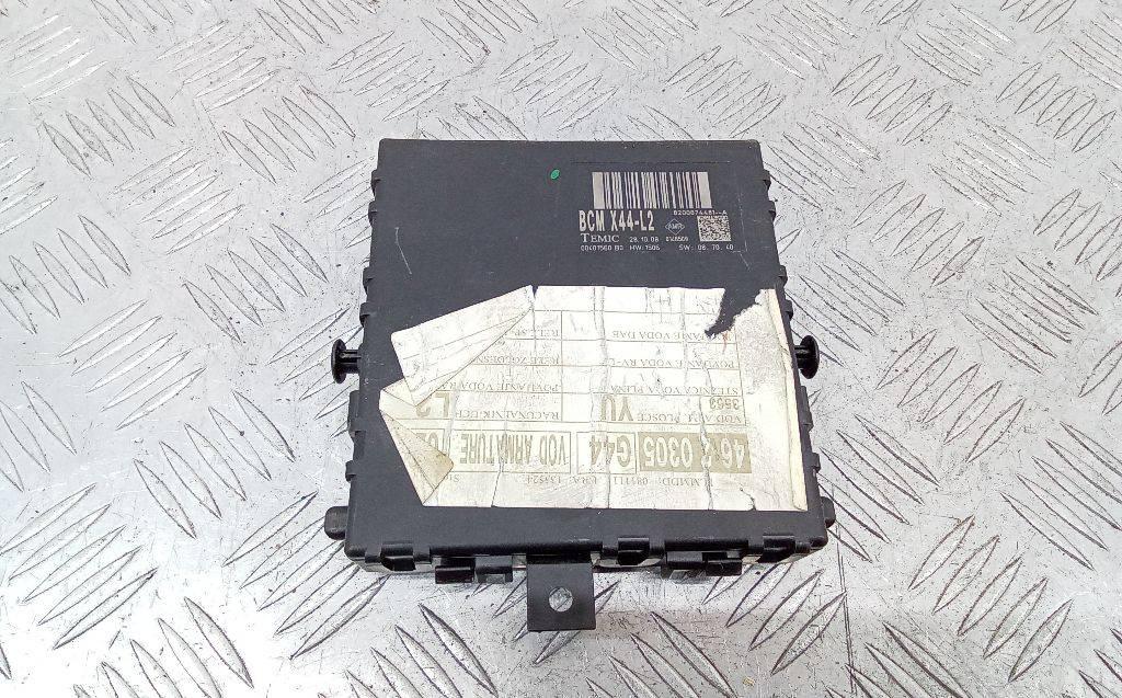 блок комфорта Renault Twingo 2 поколение 2008, 8200874481 - фото №1