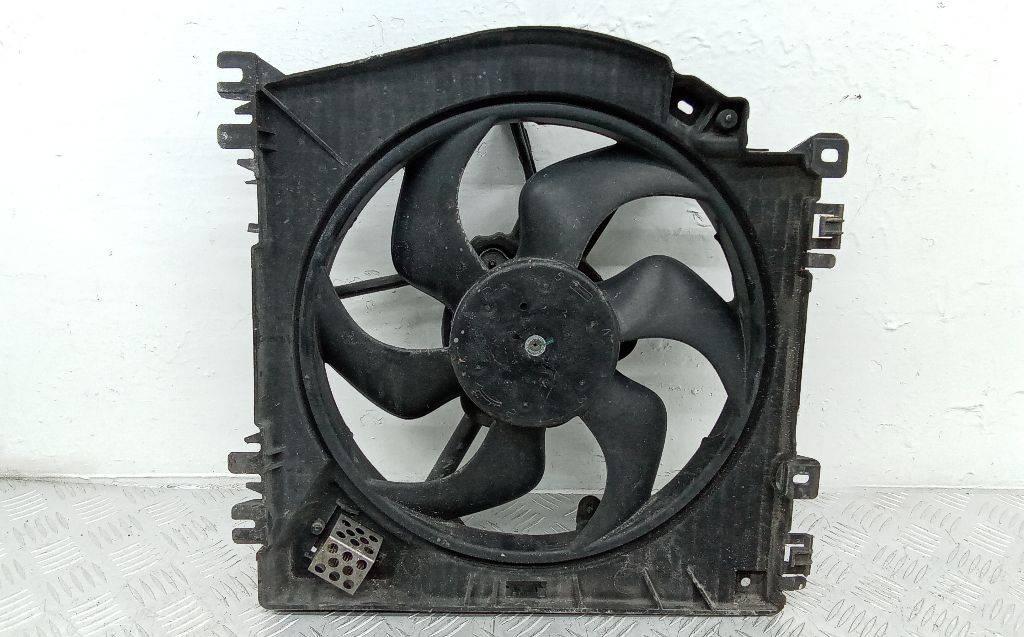 вентилятор радиатора Renault Clio 3 поколение 2008, 8200748439 - фото №1