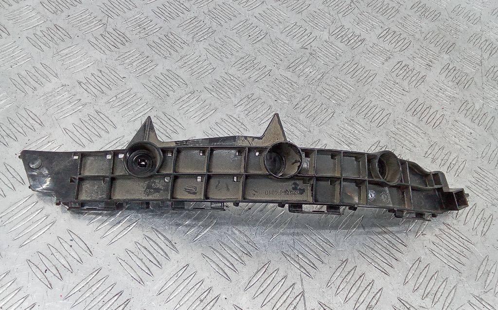 Крепление бампера заднего Toyota C-HR 1 поколение 2017, 52576F4010 - фото №1