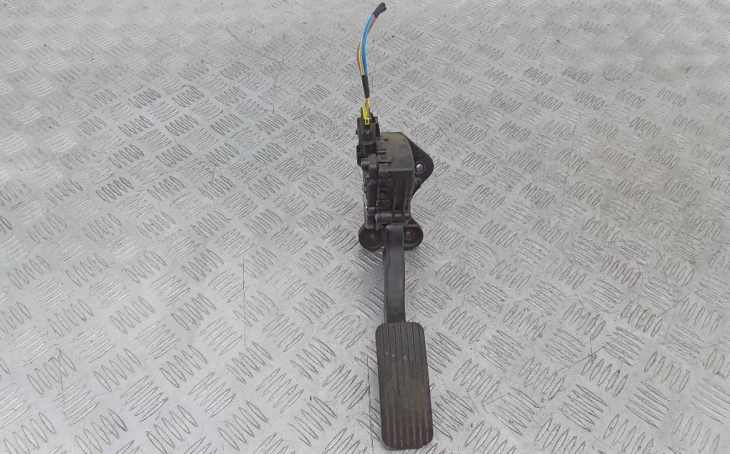 педаль Hyundai i30 FD 2008, 1.6 л., дизель, 32700-XXXXX - фото №1