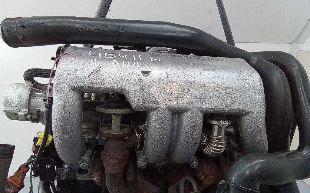 коллектор впускной Peugeot 406 1 поколение 1997, 1.9 л., дизель, МКПП - фото №1