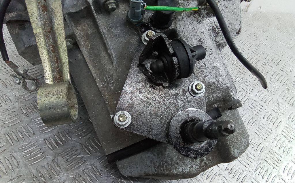 кронштейн КПП Peugeot 307 1 поколение 2001, 1.6 л., бензин, МКПП - фото №1