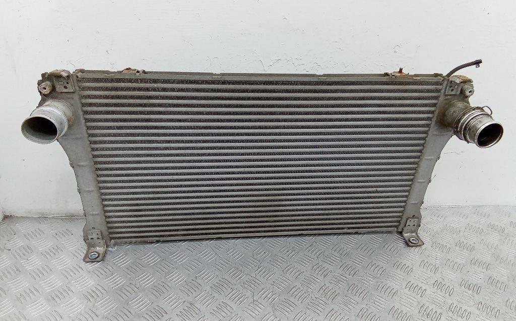 интеркулер Toyota Verso 1 поколение 2009, 2.0 л., дизель - фото №1