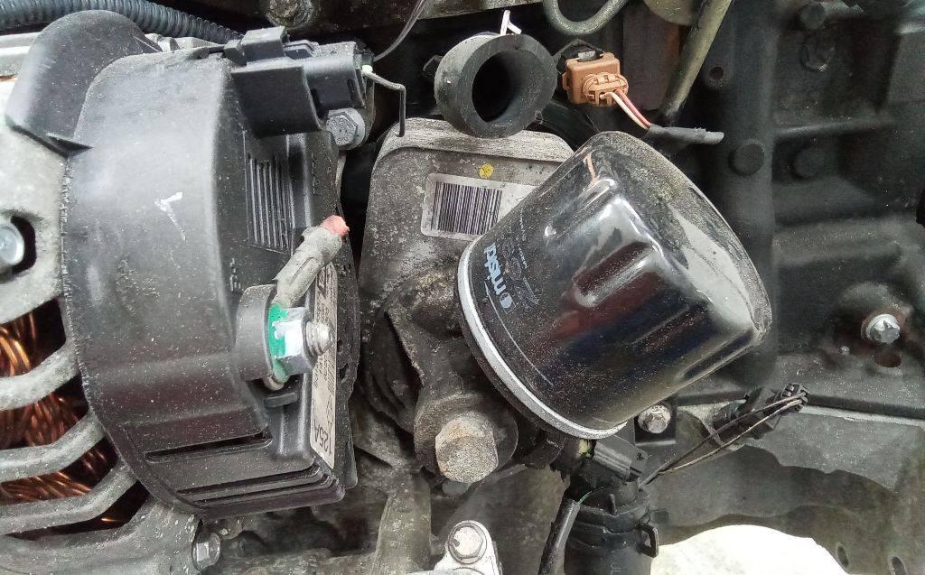 теплообменник масляного фильтра Renault Kangoo 2 поколение 2007, 1.5 л., дизель, МКПП, 779744 - фото №1