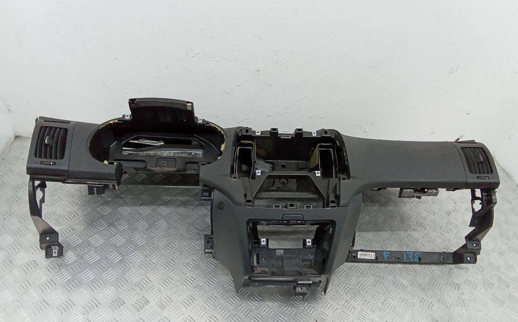 панель передняя салона (торпедо) Hyundai i30 FD 2008 - фото №1