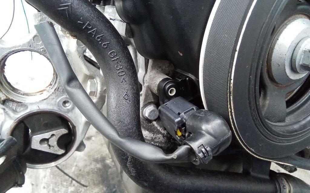 датчик коленвала Peugeot 308 T7 2010, 1.6 л., дизель, МКПП - фото №1