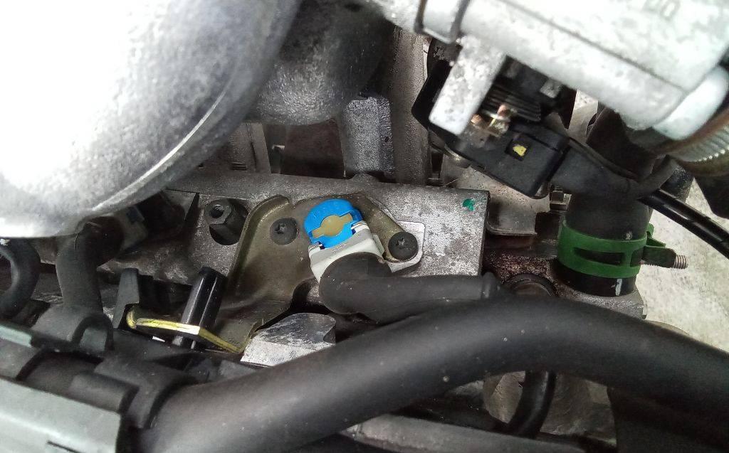 форсунка Renault Laguna 1 поколение 1995, 2.0 л., бензин, АКПП - фото №1