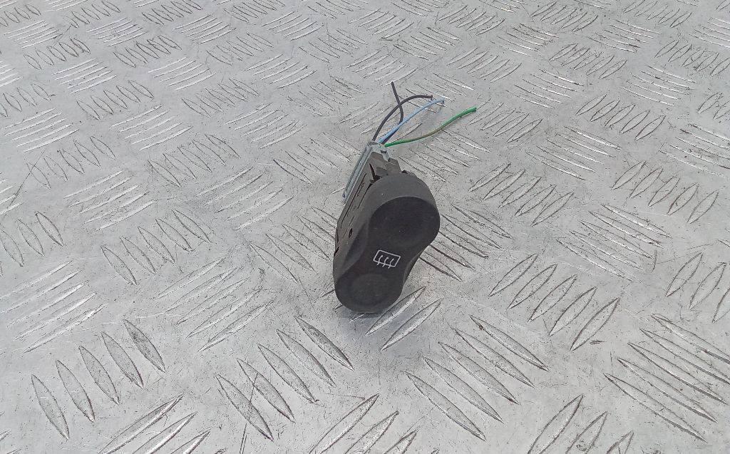 кнопка обогрева заднего стекла Renault Duster 1 поколение 2010 - фото №1