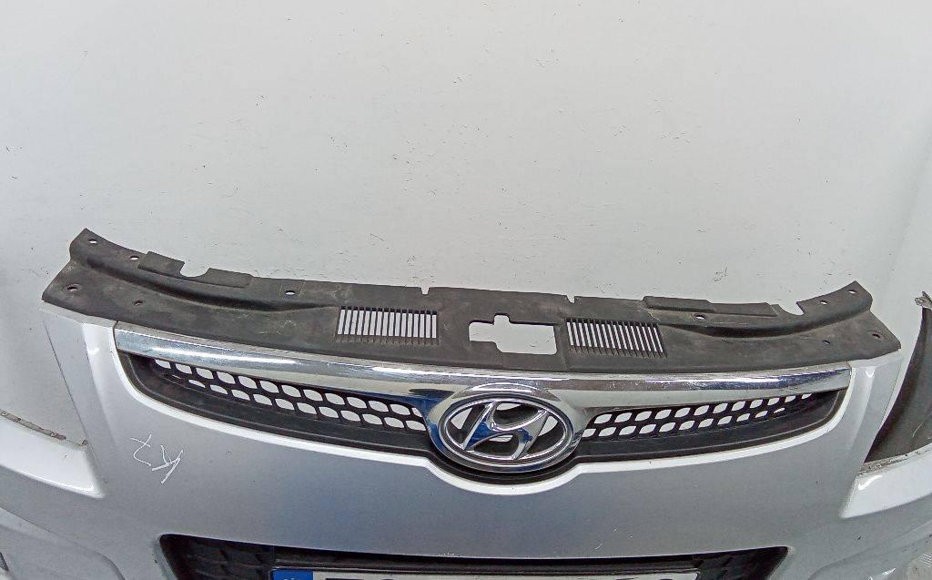 решетка радиатора Hyundai i30 FD 2008, 1.6 л., дизель, хетчбэк 5 дв., 86351-2L000 - фото №1