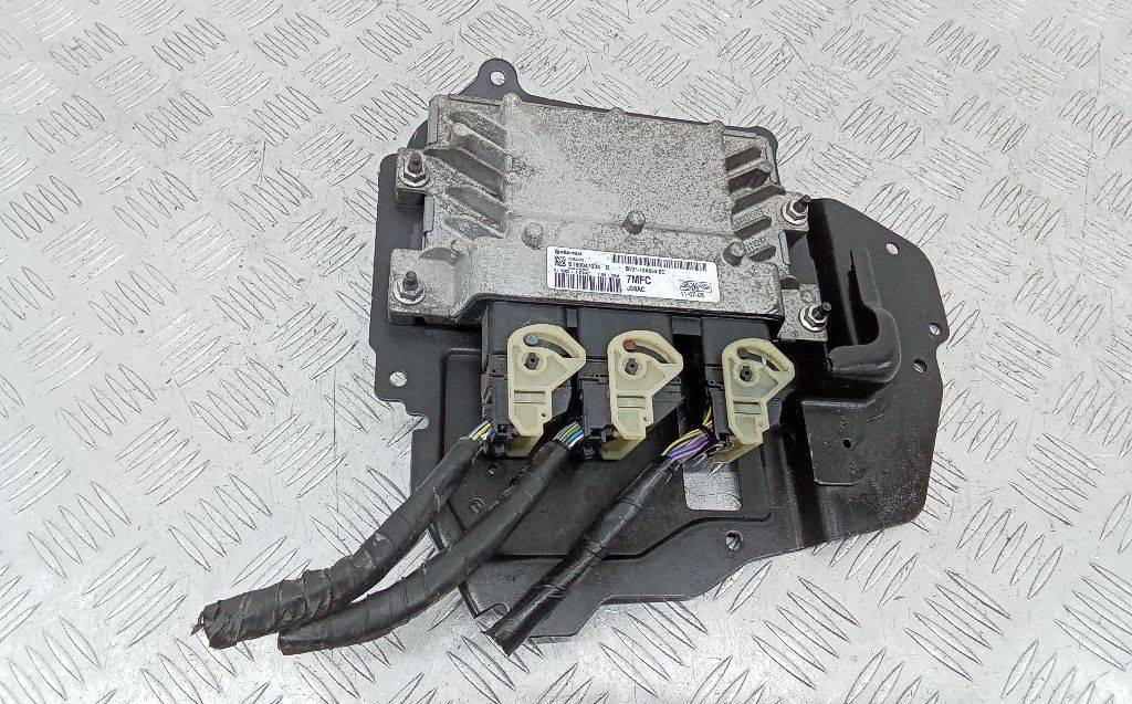 блок управления двигателем Ford Fiesta 6 поколение 2010, 1.3 л., бензин, МКПП, BV21-12A650-EC - фото №1
