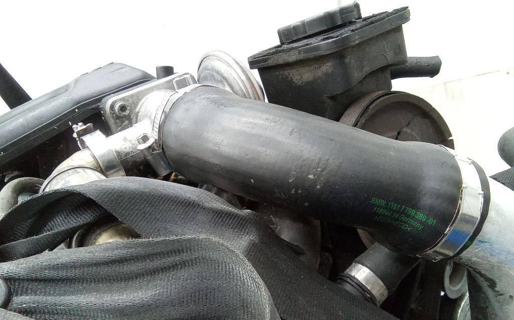 патрубок интеркулера BMW 5 серия E60/E61 2002, 3.0 л., дизель, МКПП, 11617799389-01 - фото №1