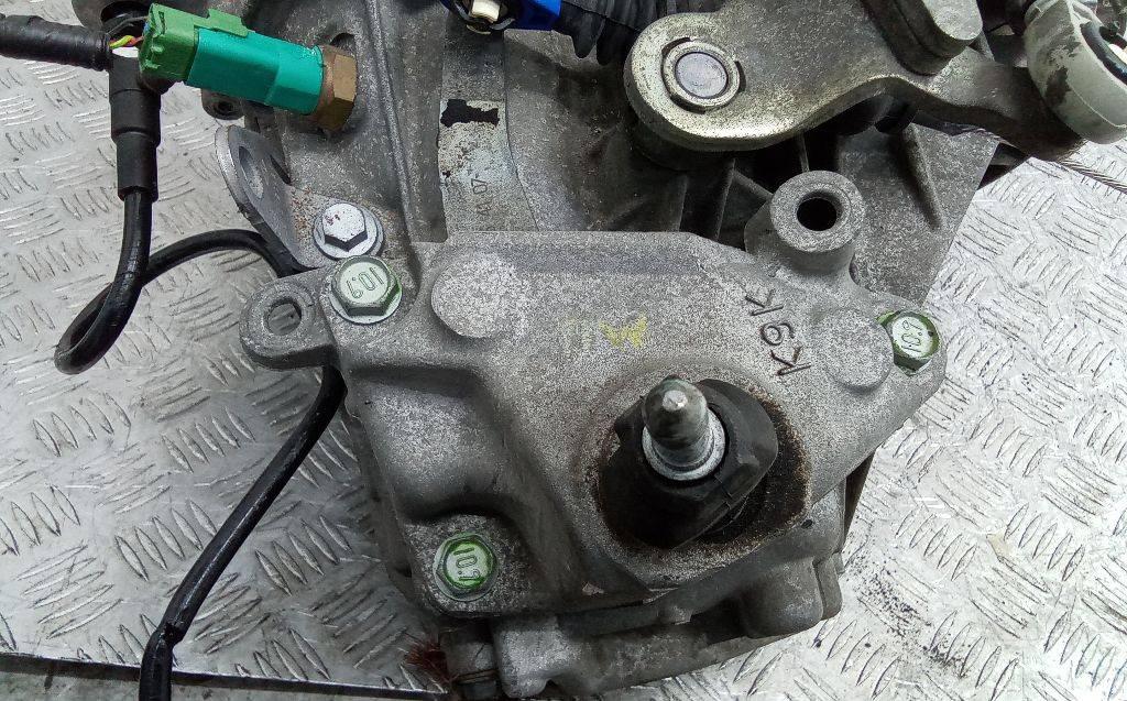 кронштейн КПП Nissan Qashqai 1 поколение 2007, 1.5 л., дизель, МКПП - фото №1