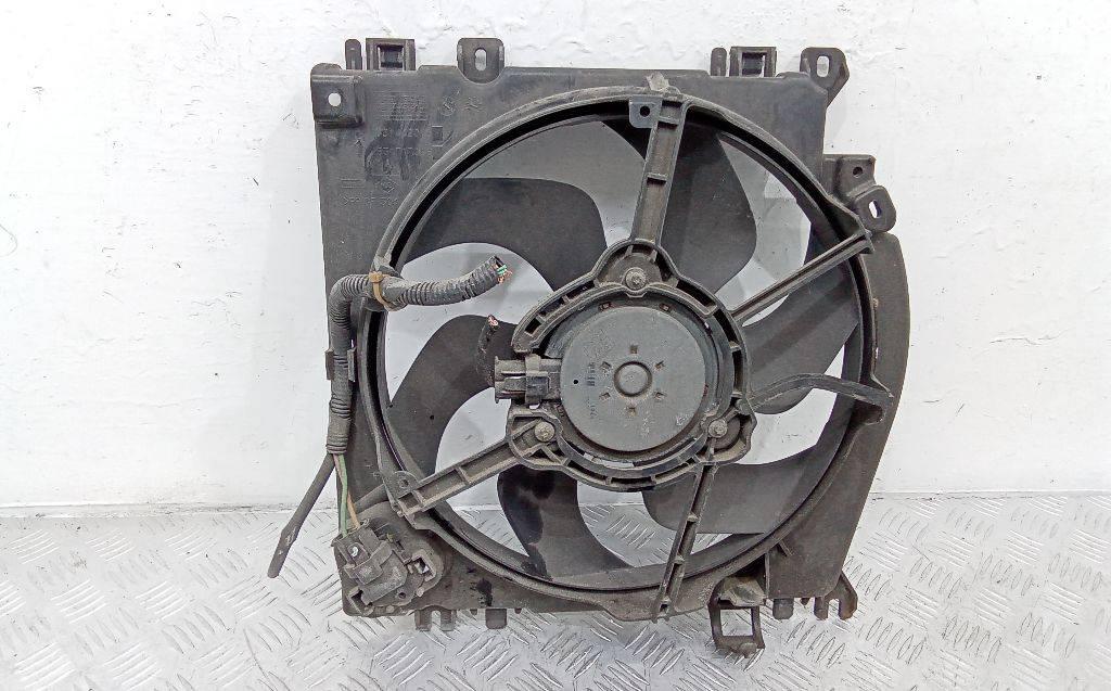 вентилятор радиатора Renault Clio 3 поколение 2006, 8200525991 - фото №1