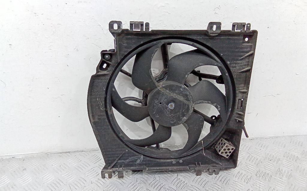 вентилятор радиатора Renault Clio 3 поколение 2008, 8200748439 - фото №1