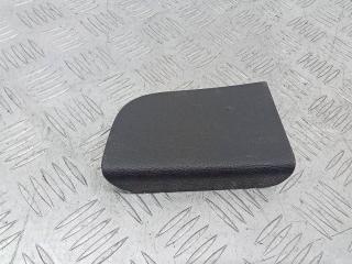 пластик Volkswagen Golf Plus 2 поколение 2010, 5M0867658