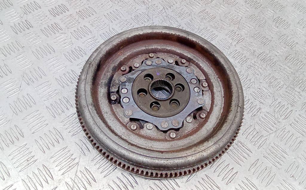 маховик Volkswagen Touran 1 поколение 2005, 1.6 л., бензин, 03G105766 - фото №1