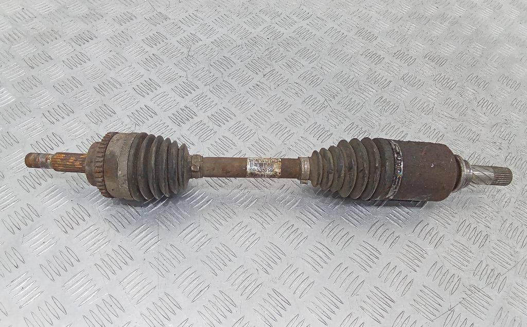 полуось передняя левая (приводной вал, ШРУС) Renault Kangoo 2 поколение 2007, 1.5 л., дизель, 8200535798 - фото №1