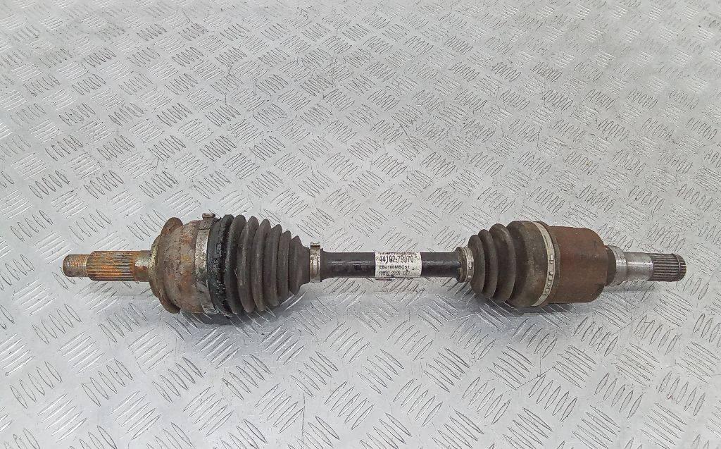 полуось передняя левая (приводной вал, ШРУС) Suzuki SX4 1 поколение 2007, 1.6 л., дизель, 44102-79J70 - фото №1