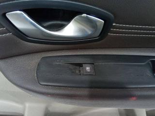 кнопка стеклоподъемника двери Renault Grand Scenic 3 поколение 2010