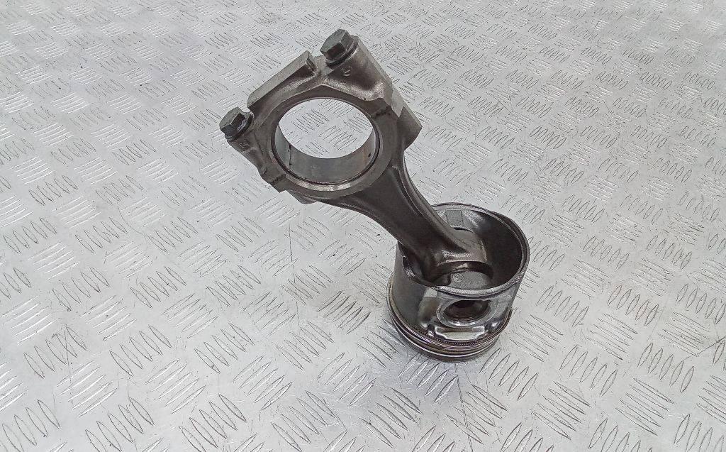 поршень IVECO Daily 3 поколение 2001, 2.8 л., дизель - фото №1