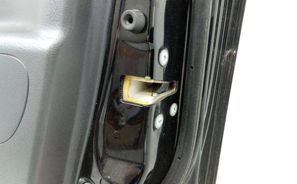 замок двери передней правой Suzuki Alto 7 поколение 2011 - фото №1