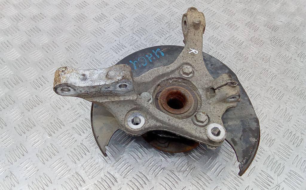 кулак поворотный правый Opel Insignia 1 поколение (A) 2011, 2.0 л., дизель - фото №1