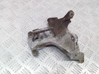 кронштейн компрессора кондиционера Subaru Impreza 2 поколение (GD/GG) [2-й рестайлинг] 2005, 2.0 л., бензин, МКПП