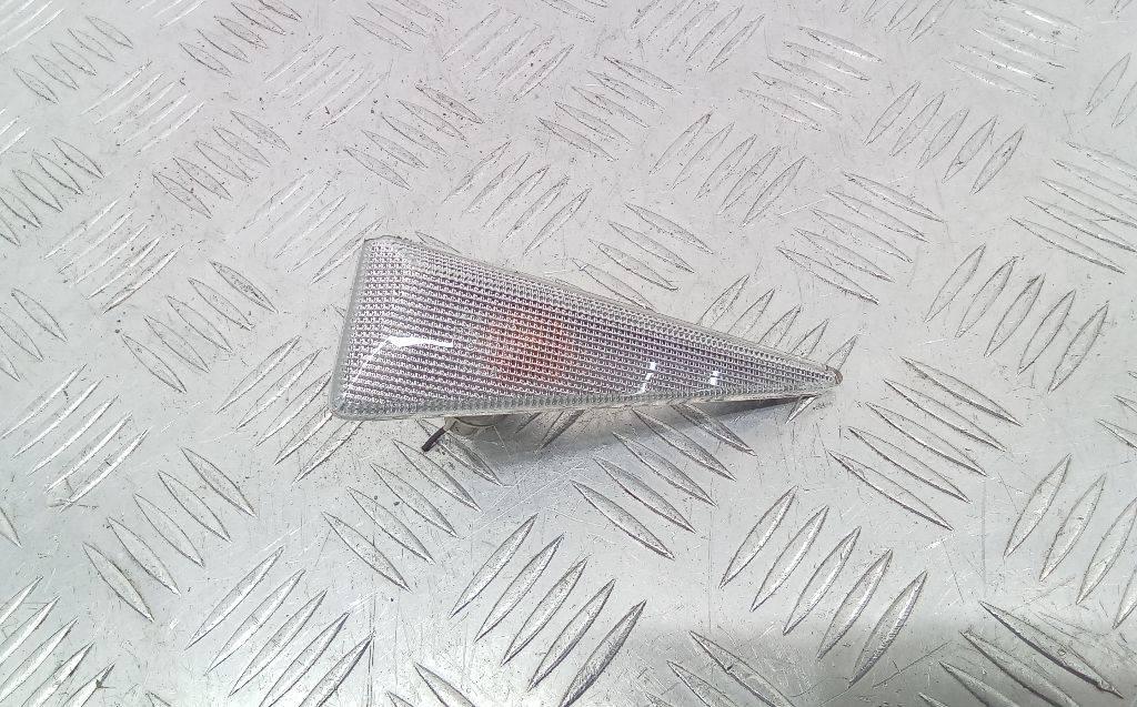 повторитель поворота на крыле правый Renault Scenic 2 поколение 2005, 8200027151 - фото №1