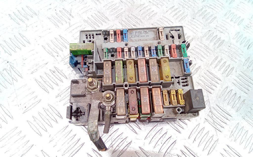 блок предохранителей Peugeot 607 1 поколение 2002, 9628024480 - фото №1