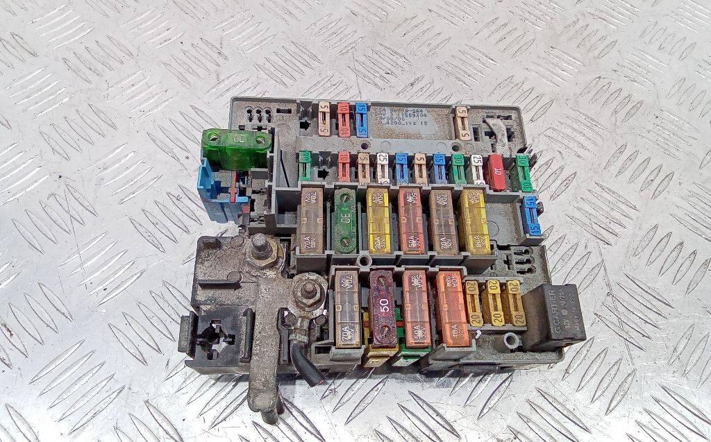 блок предохранителей Peugeot 607 1 поколение 2002, 9628024480 - фото №1