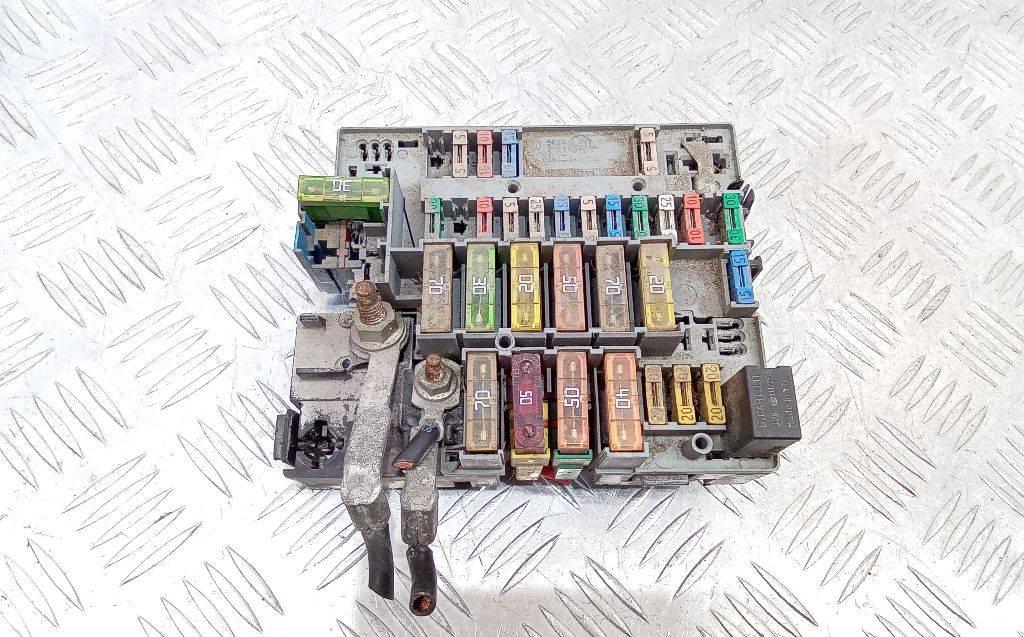 блок предохранителей Peugeot 607 1 поколение 2002, 9628024480 - фото №1