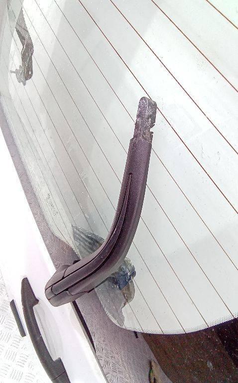 щеткодержатель задний Peugeot Partner 2 поколение (B9) 2009 - фото №1