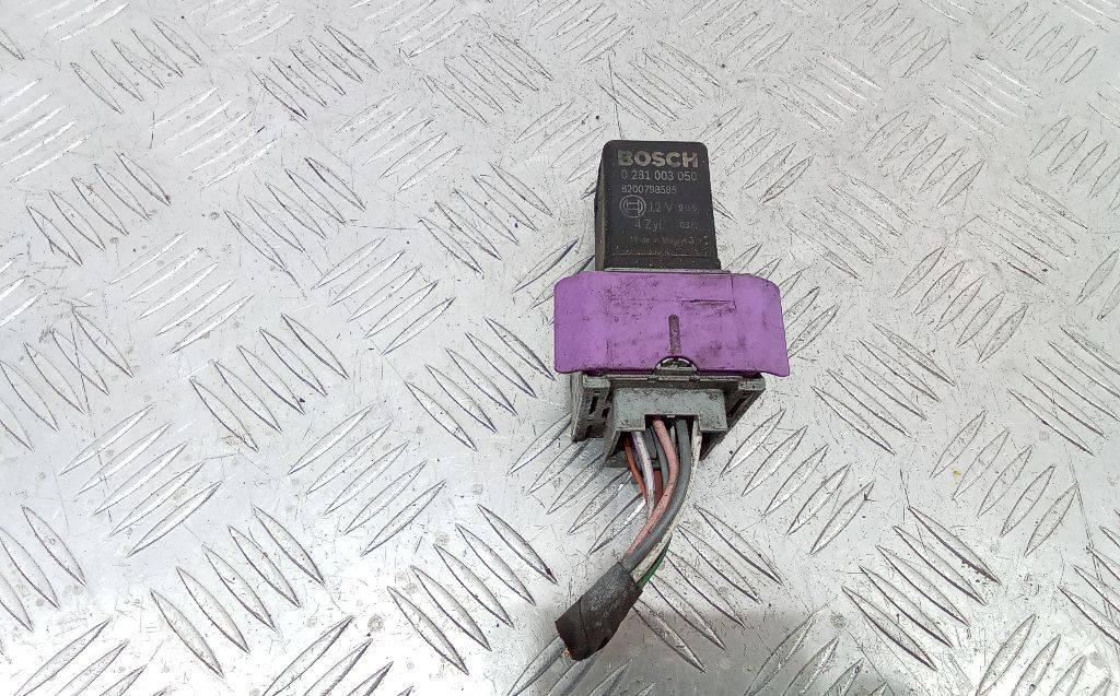 реле накала свечей Renault Megane 3 поколение 2010, 1.9 л., дизель, МКПП, 8200798585 - фото №1