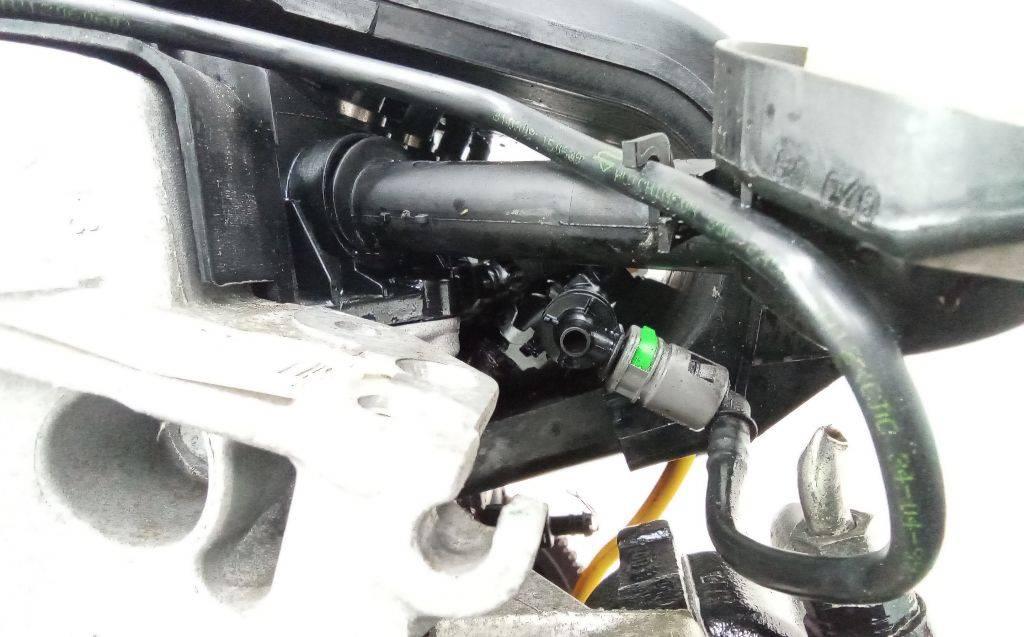 топливная рампа Dacia Sandero 1 поколение 2009, 1.2 л., бензин, МКПП - фото №1