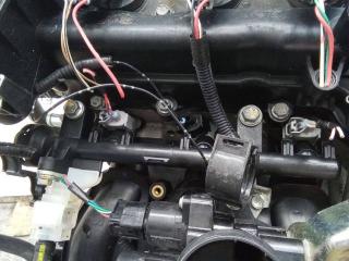 топливная рампа Toyota Aygo 1 поколение [2-й рестайлинг] 2012, 1.0 л., бензин, МКПП