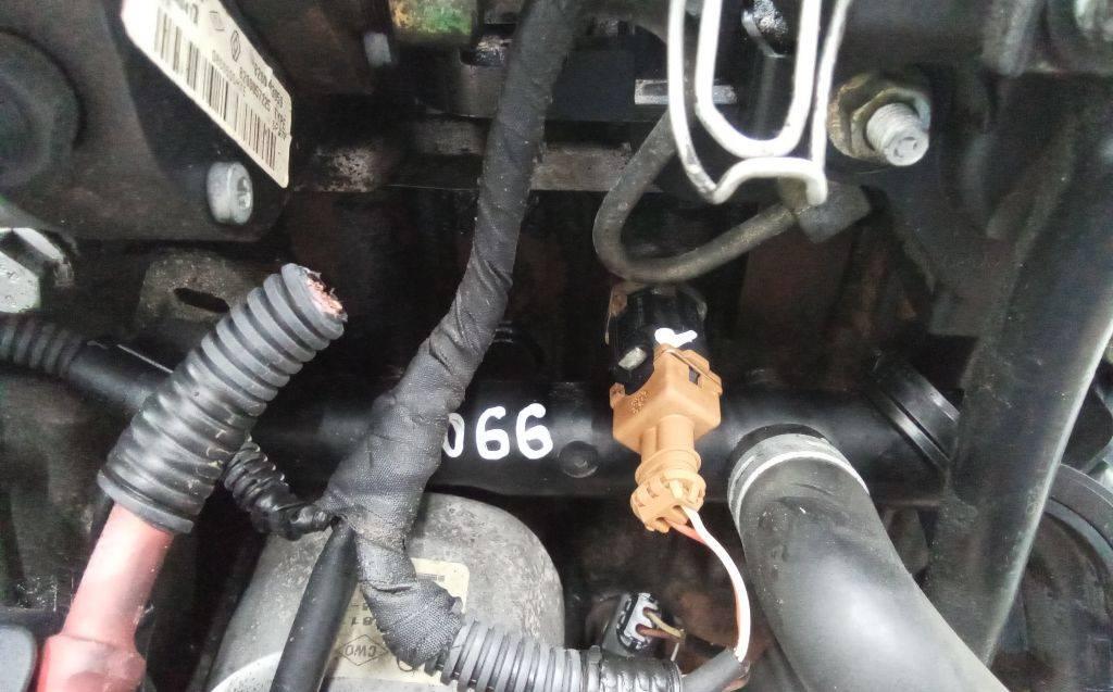 датчик детонации Renault Modus 1 поколение 2005, 1.5 л., дизель, МКПП - фото №1