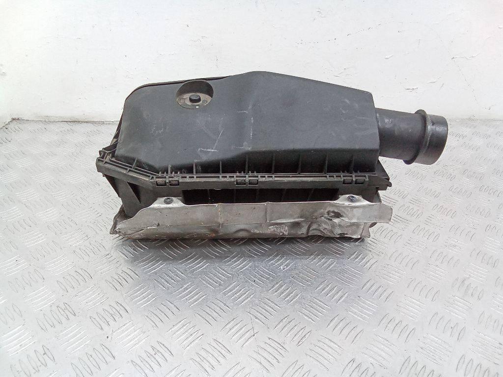 корпус воздушного фильтра Mercedes-Benz C-Класс W203/S203/CL203 2002, A6110901601 - фото №1