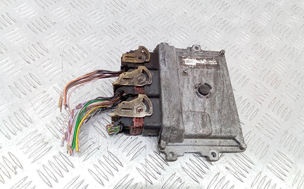 блок управления двигателем Citroen C4 2 поколение 2015, 9805895780 - фото №1