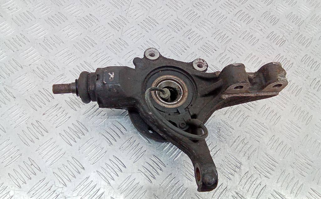 кулак поворотный правый Peugeot Partner 2 поколение (B9) 2009, 1.6 л., дизель - фото №1