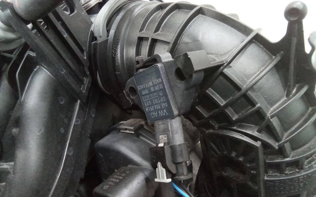 датчик абсолютного давления Volkswagen T-Roc 1 поколение 2019, 1.5 л., бензин, МКПП, 04E906051 - фото №1