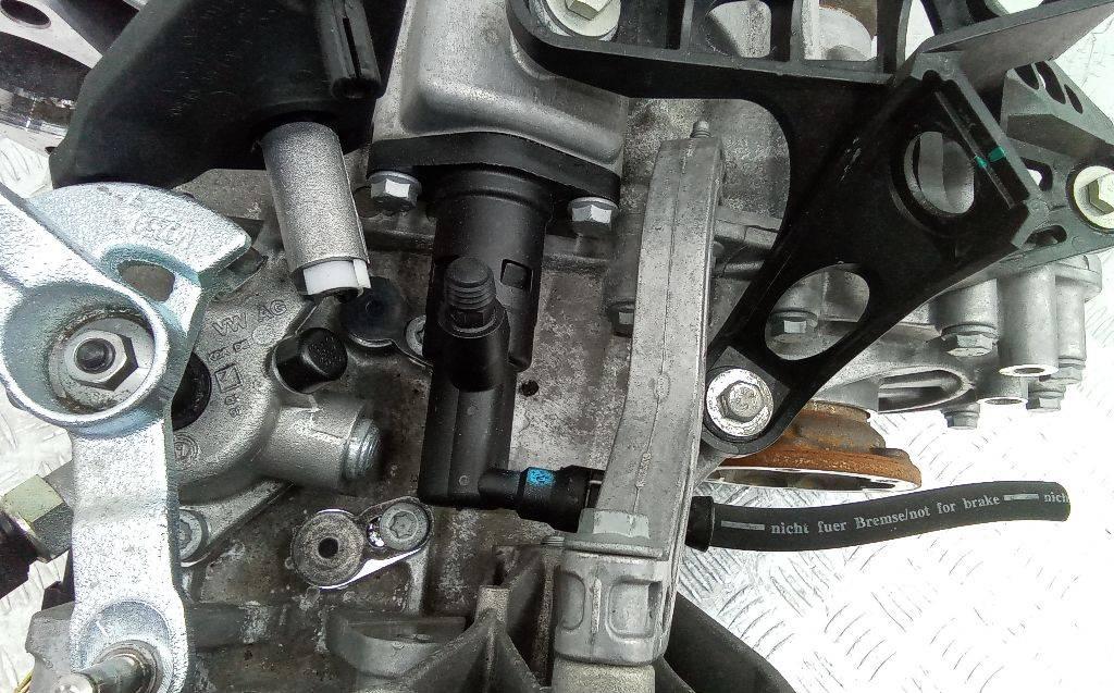 кронштейн КПП Volkswagen T-Roc 1 поколение 2019, 1.5 л., бензин, МКПП, 1K0199359 - фото №1