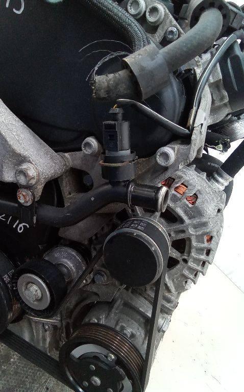 кронштейн генератора Volkswagen Passat B6 2009, 2.0 л., дизель, МКПП - фото №1