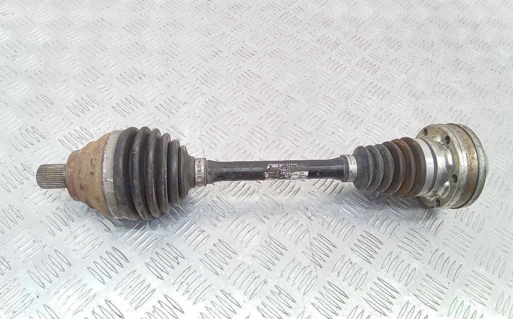 полуось передняя левая (приводной вал, ШРУС) Volkswagen T-Roc 1 поколение 2019, 1.5 л., бензин, МКПП, 5Q0407271 - фото №1